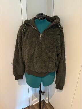 Lululemon Olive sherpa hooded pullover